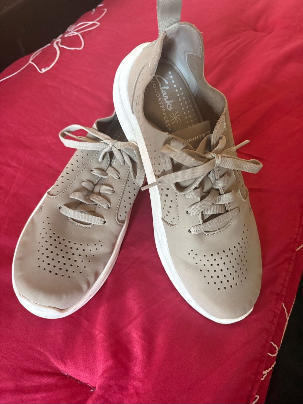 Clarks light green Lightweight Lace-Up Sneakers